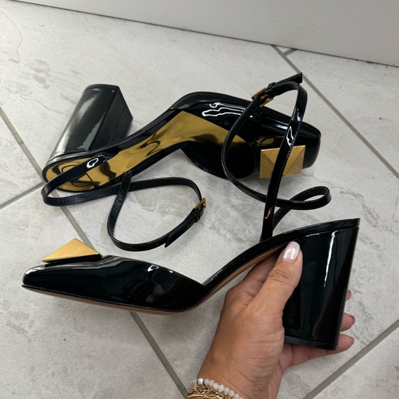 NWOT Valentino Garavani Women's One Stud 90mm Patent-Leather Pumps - Picture 6 of 14